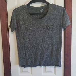 Old navy t shirt